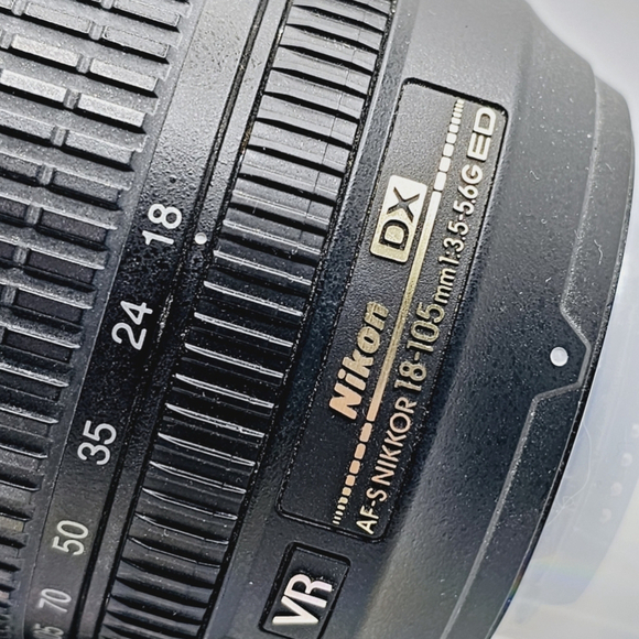 Nikon D90 DSLR Camera w/ 50mm 1.8 & 18-105mm 3.5-5.6 Lenses - Picture 13 of 14